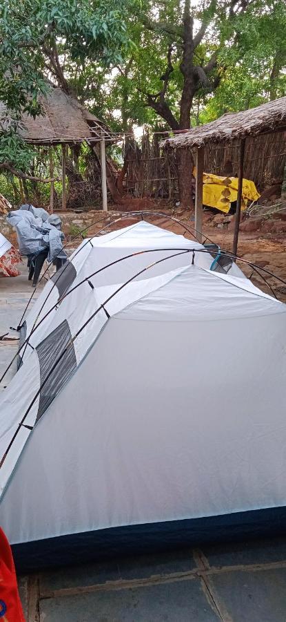 Drunken Monkey Camping Site Hotel Hampi Buitenkant foto